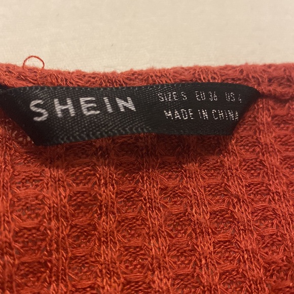 Shoulder less long sleeve shirt - Picture 2 of 3